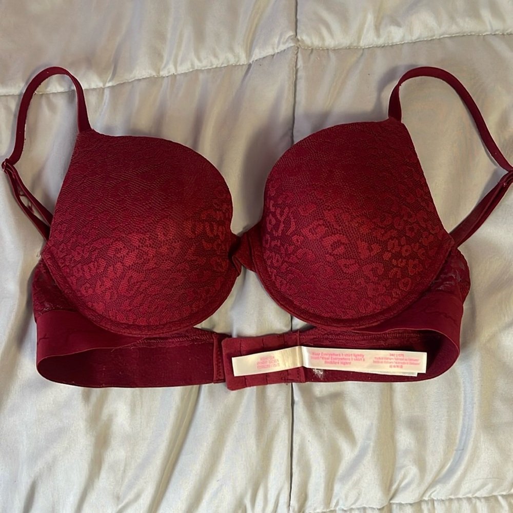 VS pink lightly lined underwire tshirt bra 34C